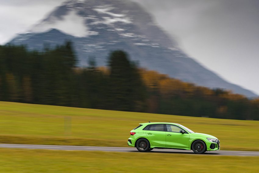 2022 Audi RS3 Sportback Launch Edition - UK version - Side Wallpaper 850x567 #29