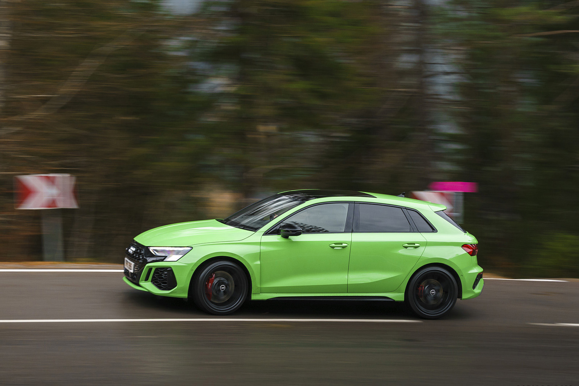 Download 2022 Audi RS3 Sportback Launch Edition - UK version - Side HD Wallpaper 1920x1280 #6