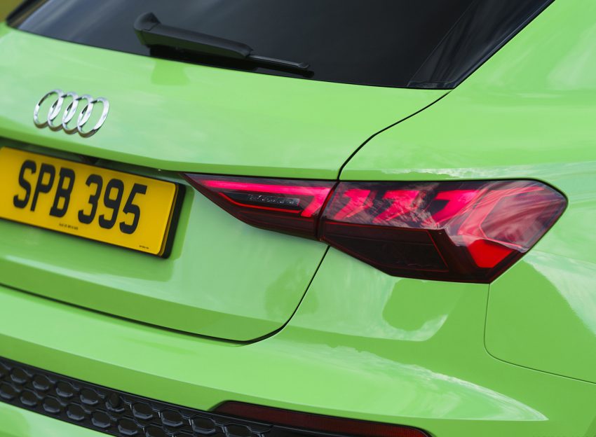 2022 Audi RS3 Sportback Launch Edition - UK version - Tail Light Wallpaper 850x624 #72