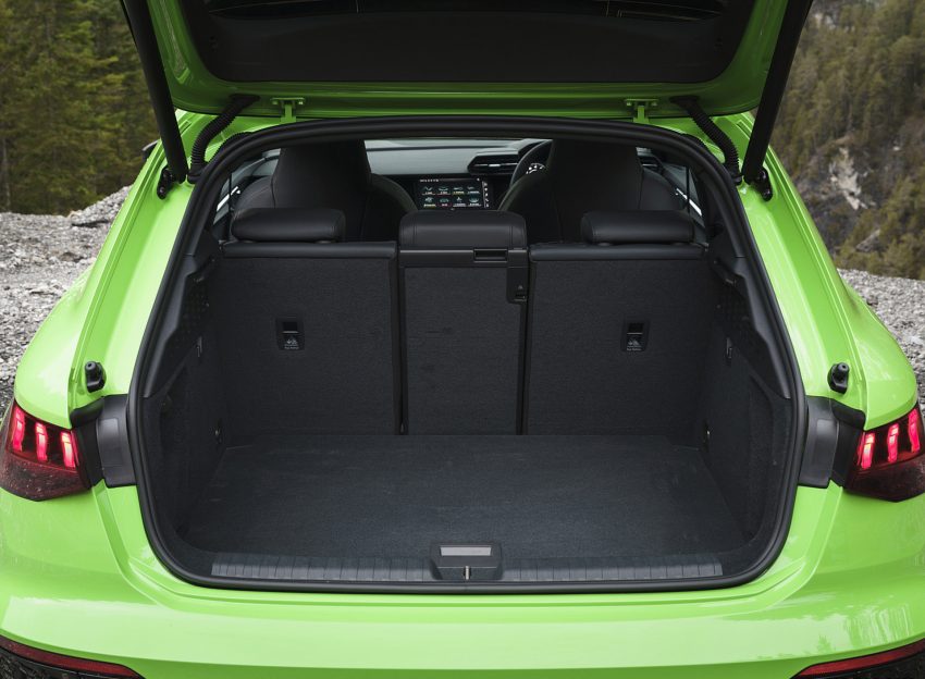 2022 Audi RS3 Sportback Launch Edition - UK version - Trunk Wallpaper 850x624 #114
