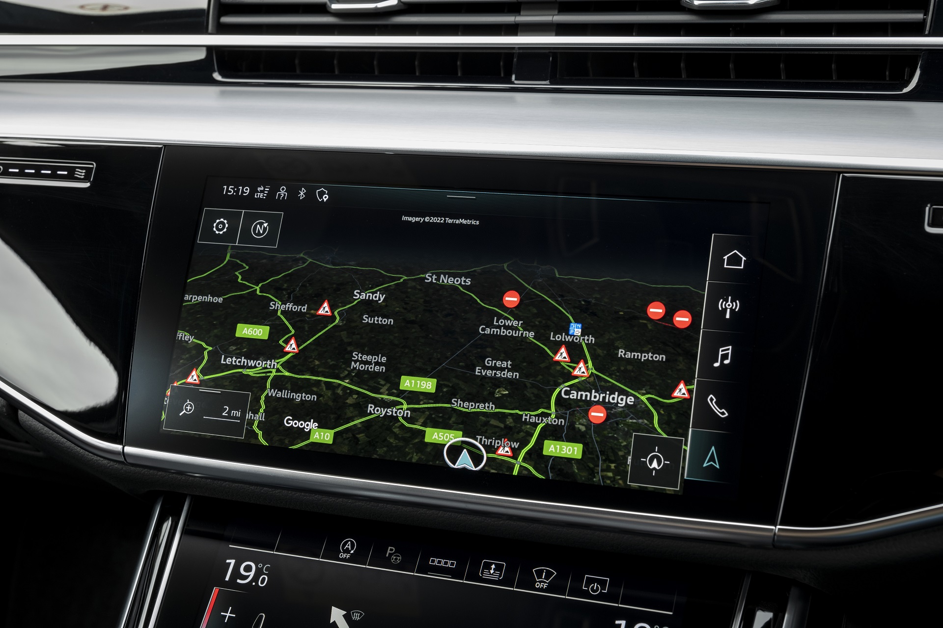 Download 2022 Audi S8 TFSI quattro - UK version - Central Console HD Wallpaper 1920x1280 #54