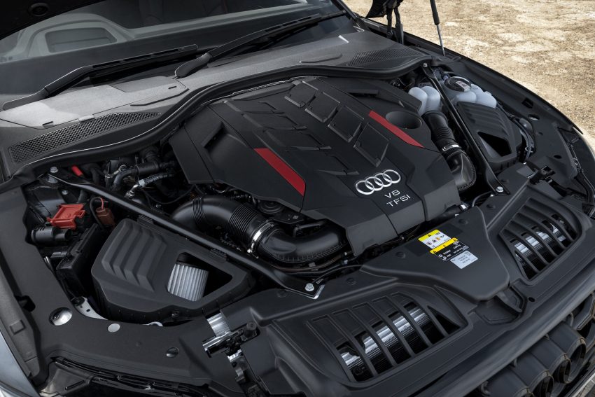 2022 Audi S8 TFSI quattro - UK version - Engine Wallpaper 850x567 #38