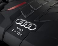 2022 Audi S8 TFSI quattro - UK version - Engine Wallpaper 190x150