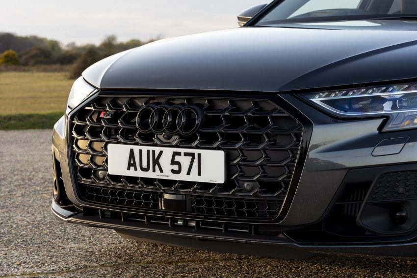 2022 Audi S8 TFSI quattro - UK version - Grille Wallpaper 850x567 #24