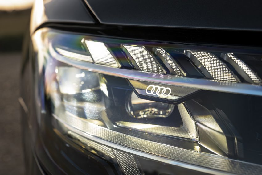 2022 Audi S8 TFSI quattro - UK version - Headlight Wallpaper 850x567 #25