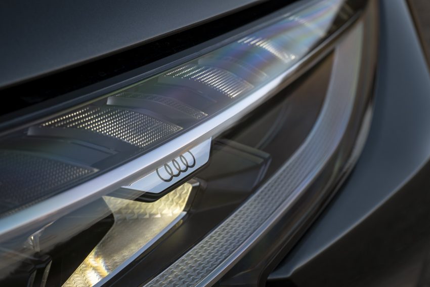 2022 Audi S8 TFSI quattro - UK version - Headlight Wallpaper 850x567 #27