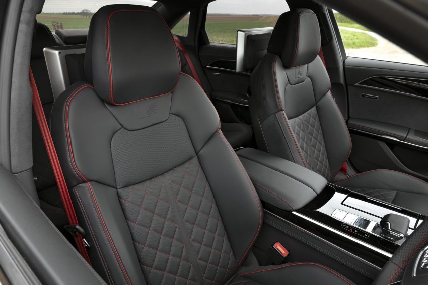 2022 Audi S8 TFSI quattro - UK version - Interior, Front Seats Wallpaper 850x567 #63