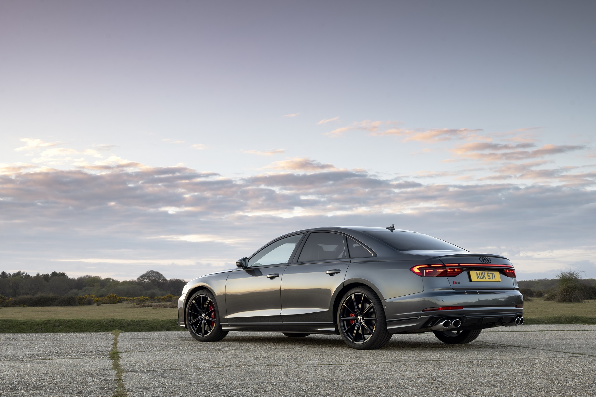 Download 2022 Audi S8 TFSI quattro - UK version - Rear Three-Quarter HD Wallpaper 1920x1280 #17