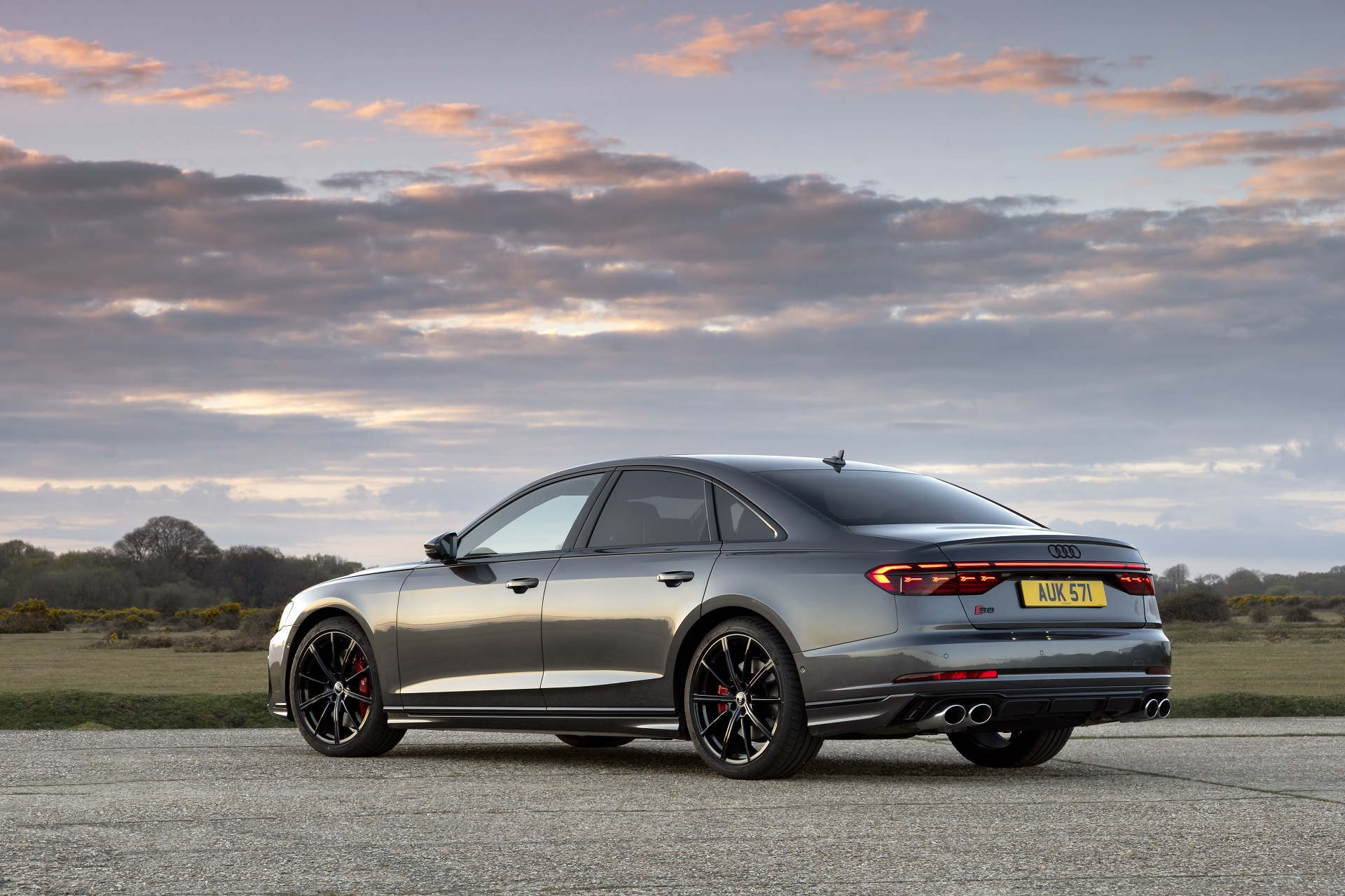 Download 2022 Audi S8 TFSI quattro - UK version - Rear Three-Quarter HD Wallpaper 1920x1280 #18