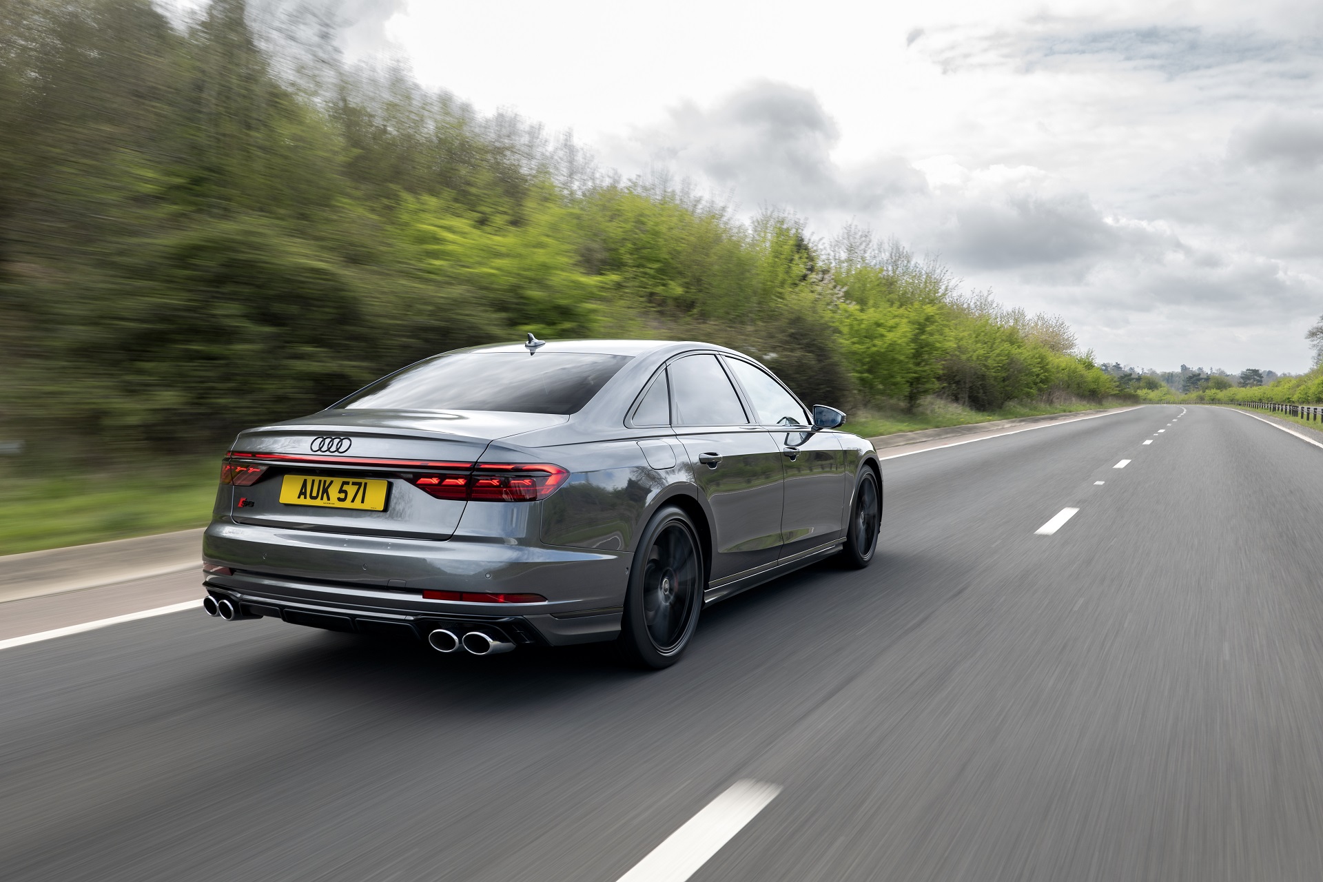 Download 2022 Audi S8 TFSI quattro - UK version - Rear Three-Quarter HD Wallpaper 1920x1280 #11