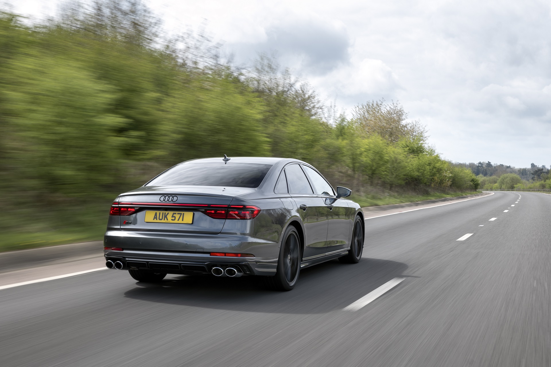 Download 2022 Audi S8 TFSI quattro - UK version - Rear Three-Quarter HD Wallpaper 1920x1280 #4