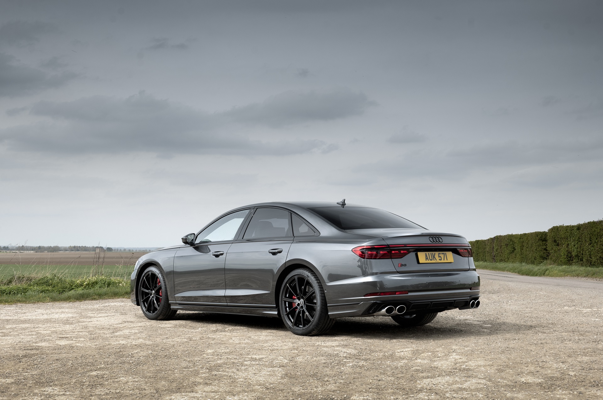 Download 2022 Audi S8 TFSI quattro - UK version - Rear Three-Quarter HD Wallpaper 1920x1275 #20