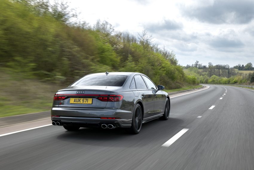 2022 Audi S8 TFSI quattro - UK version - Rear Wallpaper 850x567 #12