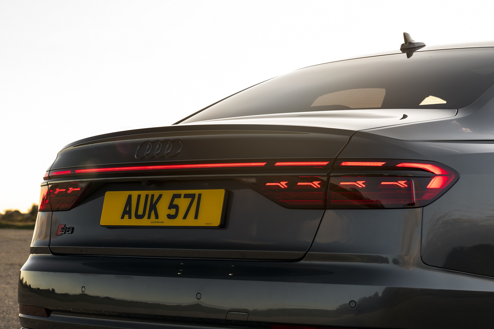 Download 2022 Audi S8 TFSI quattro - UK version - Tail Light HD Wallpaper 1920x1280 #32