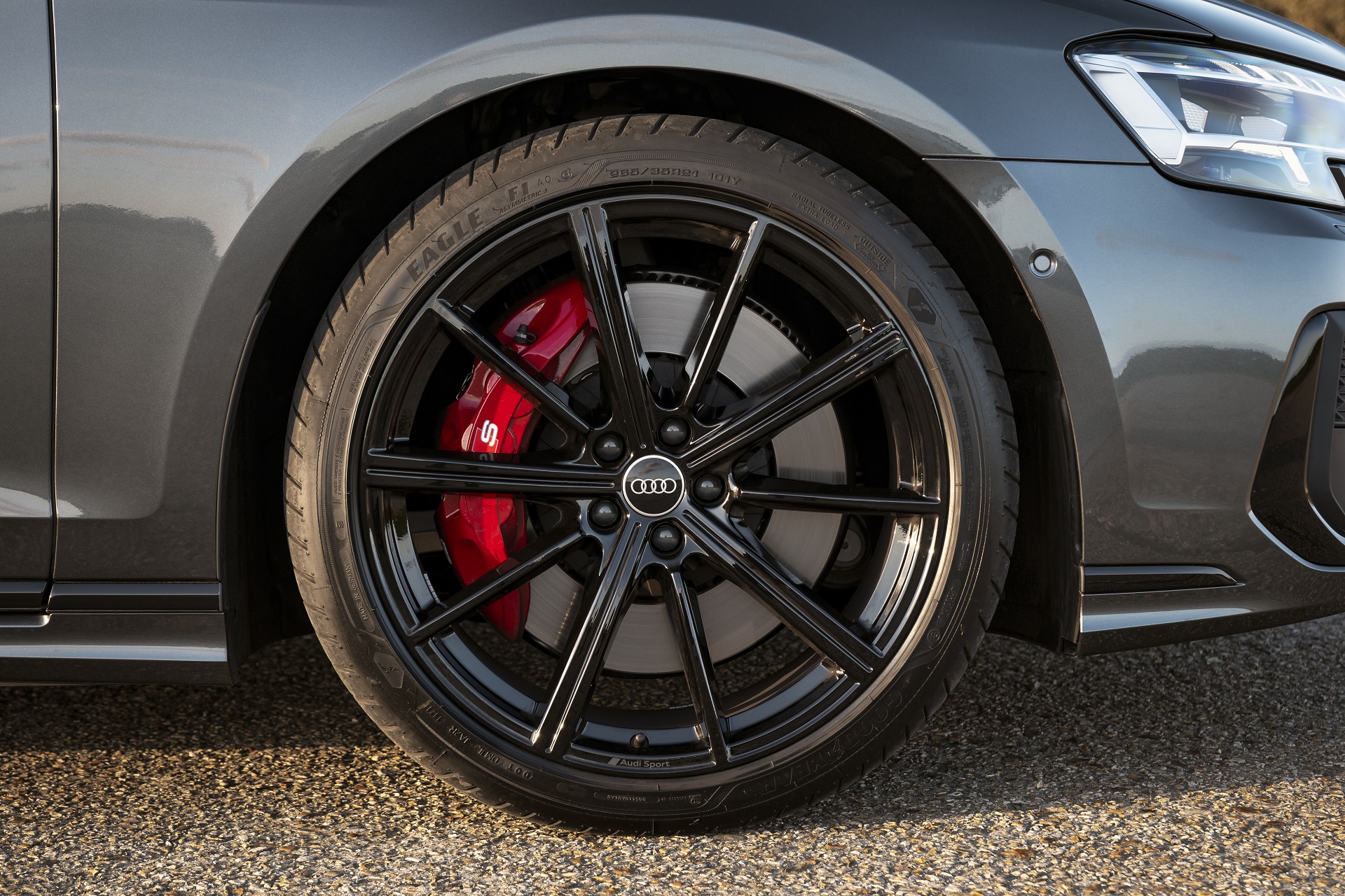 Download 2022 Audi S8 TFSI quattro - UK version - Wheel HD Wallpaper 1920x1280 #28