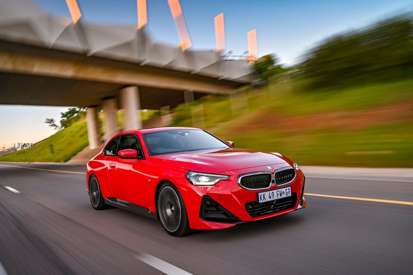 2022 BMW 220d Coupé - SA version - Front Three-Quarter Wallpaper 850x565 #1