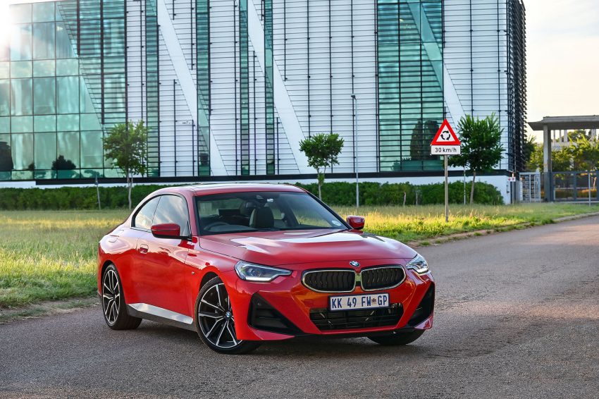 2022 BMW 220d Coupé - SA version - Front Three-Quarter Wallpaper 850x566 #11