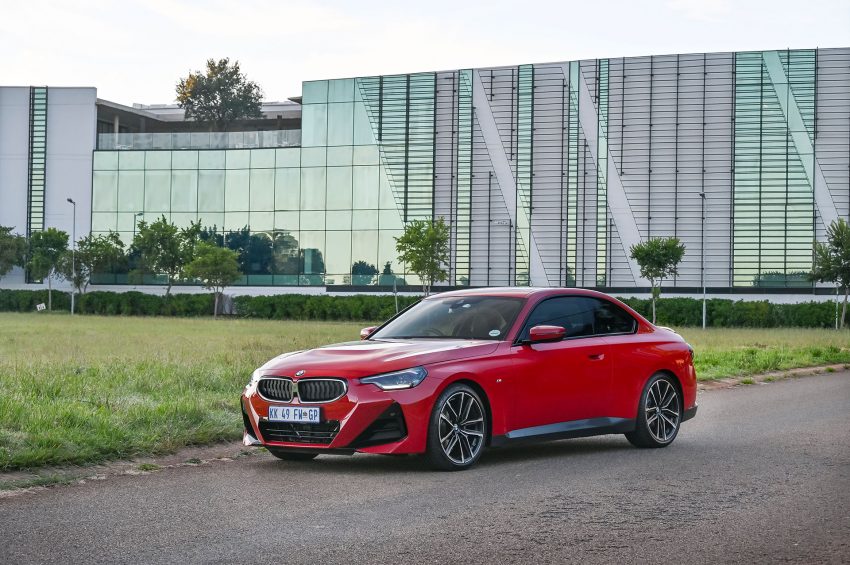 2022 BMW 220d Coupé - SA version - Front Three-Quarter Wallpaper 850x565 #12