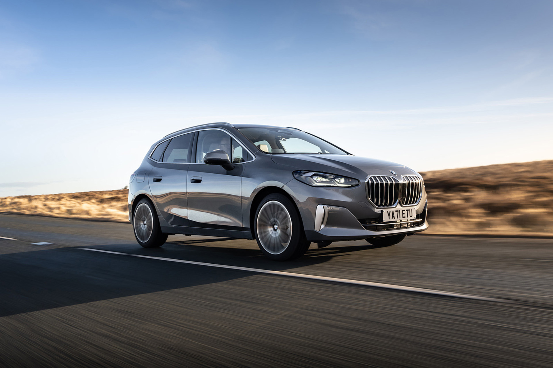 Download 2022 BMW 220i Active Tourer - UK version - Front Three-Quarter HD Wallpaper 1921x1280 #9