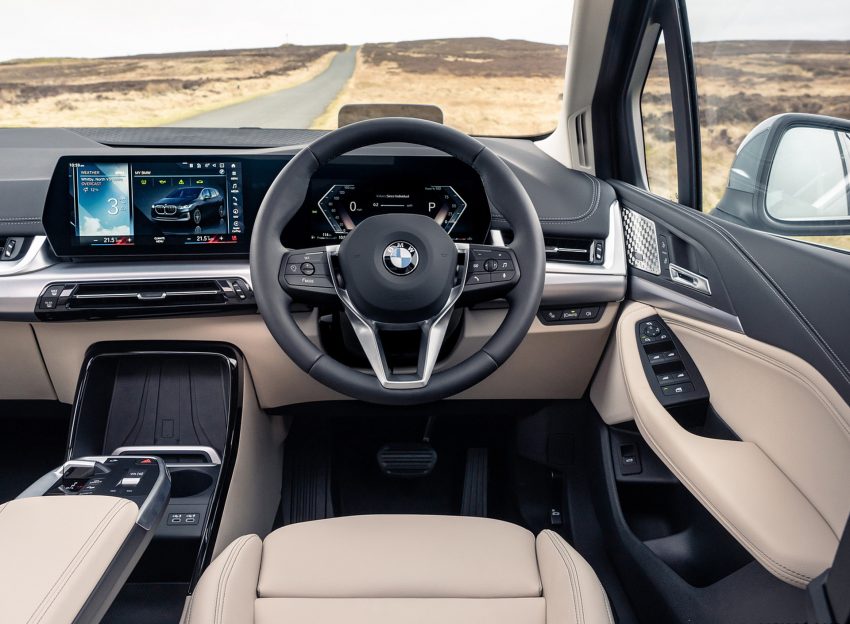 2022 BMW 220i Active Tourer - UK version - Interior, Cockpit Wallpaper 850x624 #30