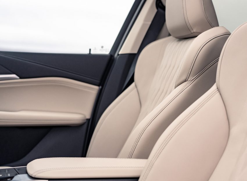 2022 BMW 220i Active Tourer - UK version - Interior, Front Seats Wallpaper 850x624 #39