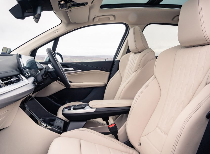 2022 BMW 220i Active Tourer - UK version - Interior, Front Seats Wallpaper 850x624 #40