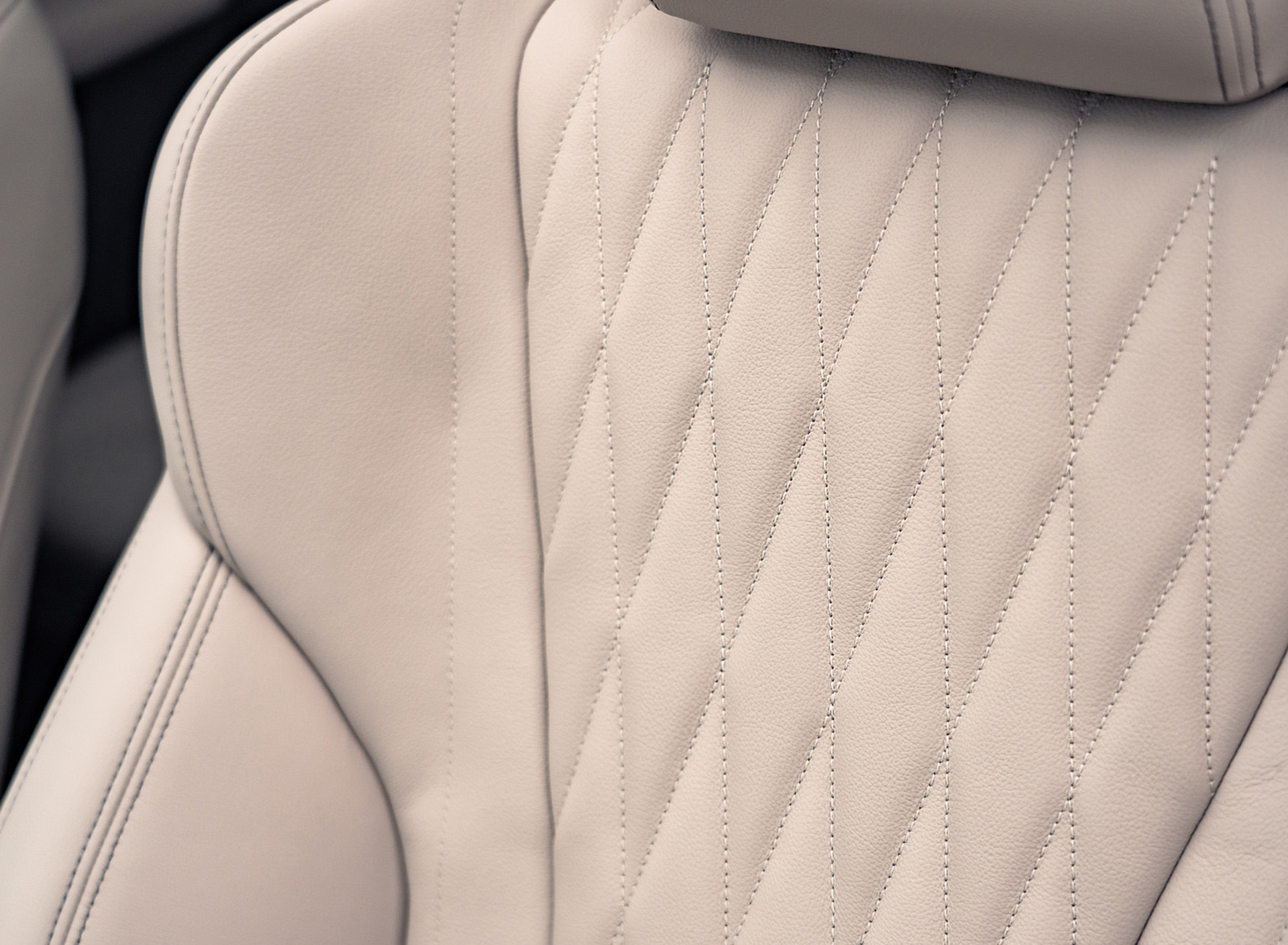 Download 2022 BMW 220i Active Tourer - UK version - Interior, Seats HD Wallpaper 1920x1409 #34