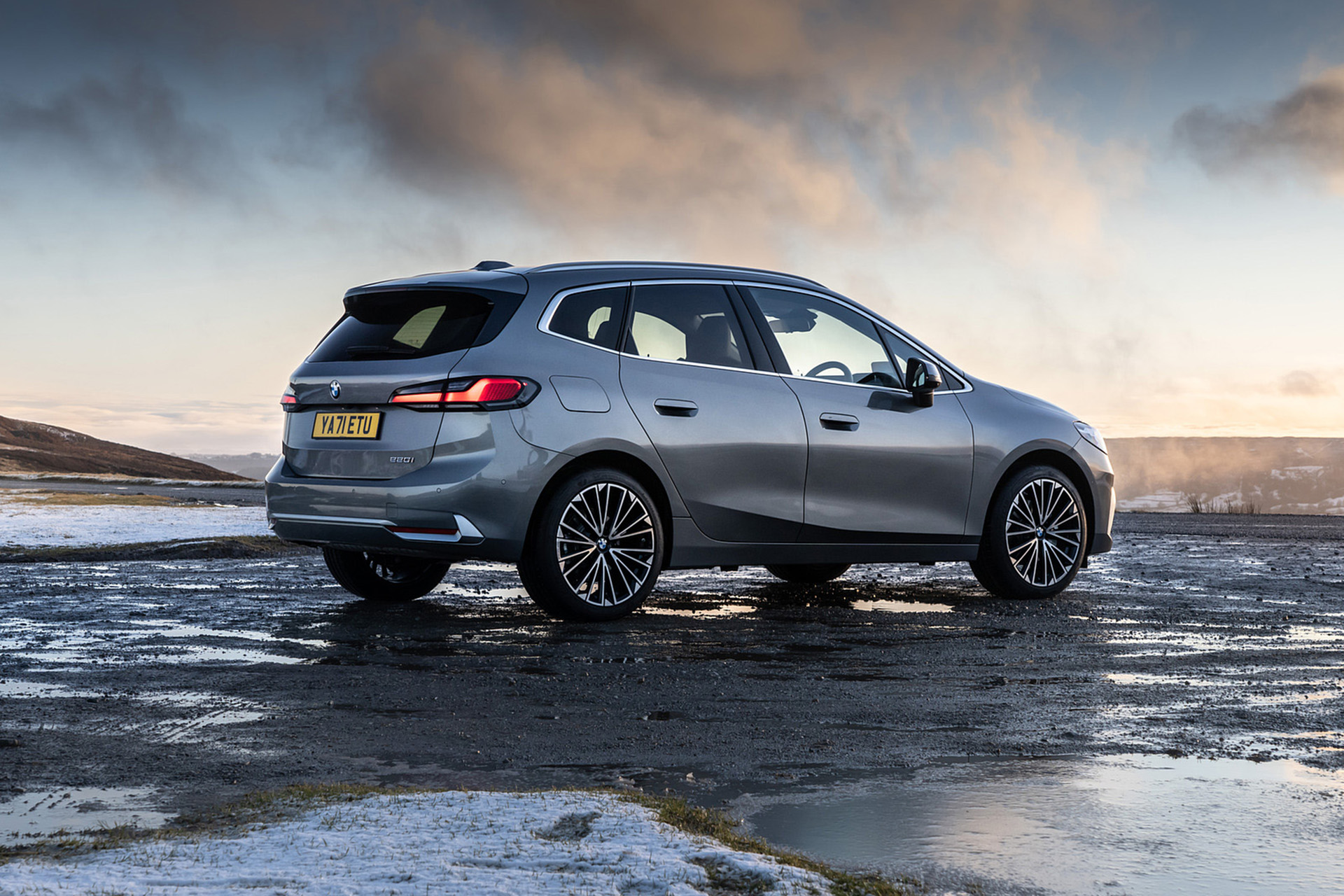 Download 2022 BMW 220i Active Tourer - UK version - Rear Three-Quarter HD Wallpaper 1920x1280 #19