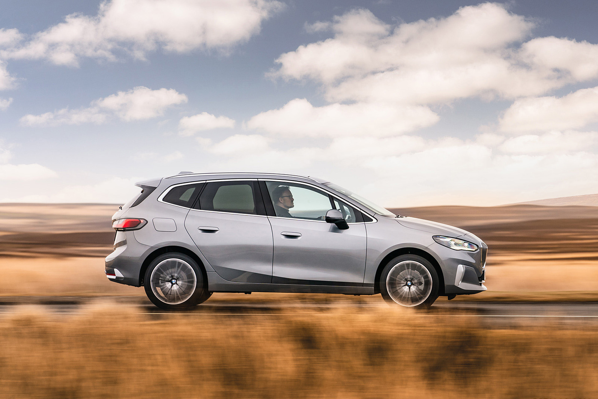 Download 2022 BMW 220i Active Tourer - UK version - Side HD Wallpaper 1921x1281 #12