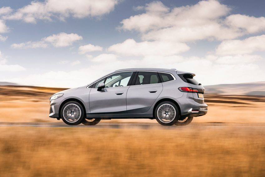 2022 BMW 220i Active Tourer - UK version - Side Wallpaper 850x567 #13