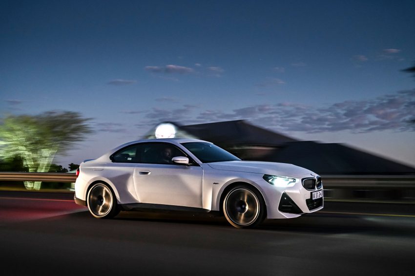 2022 BMW 220i Coupé - SA version - Front Three-Quarter Wallpaper 850x565 #12