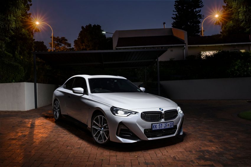 2022 BMW 220i Coupé - SA version - Front Three-Quarter Wallpaper 850x567 #13