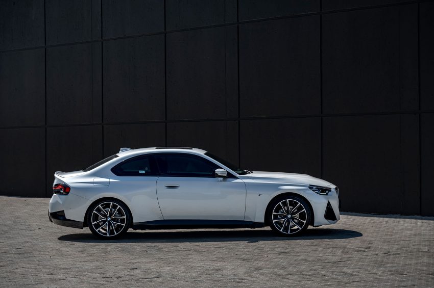 2022 BMW 220i Coupé - SA version - Side Wallpaper 850x565 #7