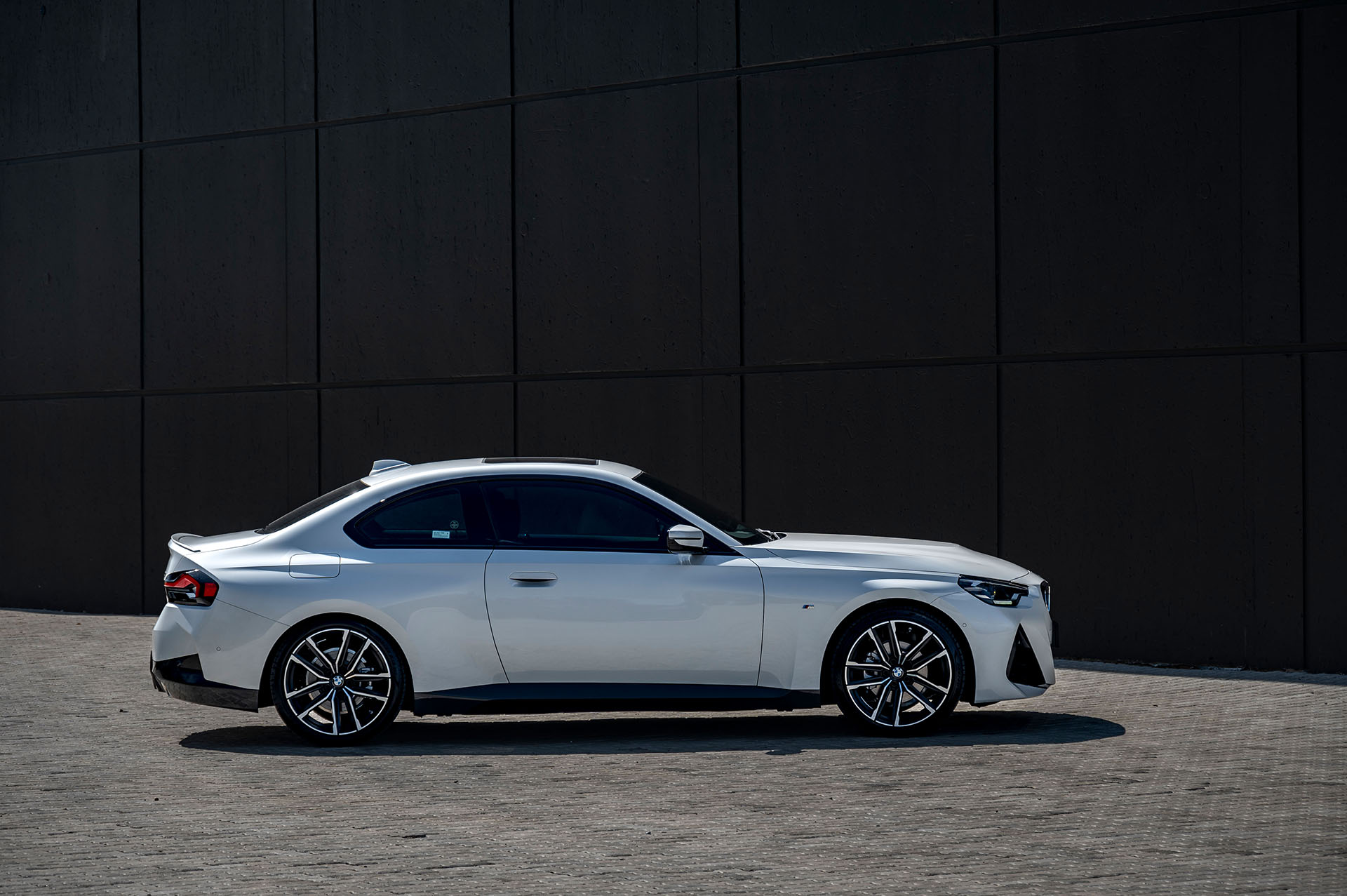 Download 2022 BMW 220i Coupé - SA version - Side HD Wallpaper 1920x1277 #7