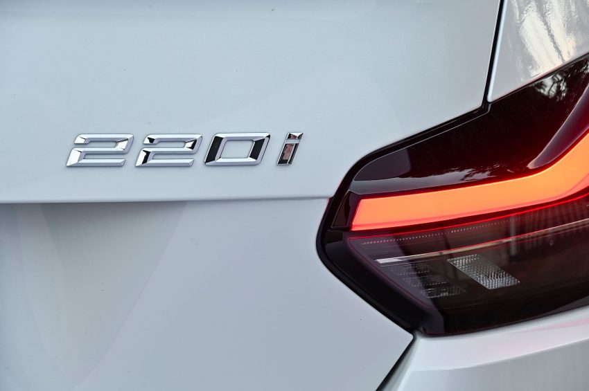 2022 BMW 220i Coupé - SA version - Tail Light Wallpaper 850x565 #20