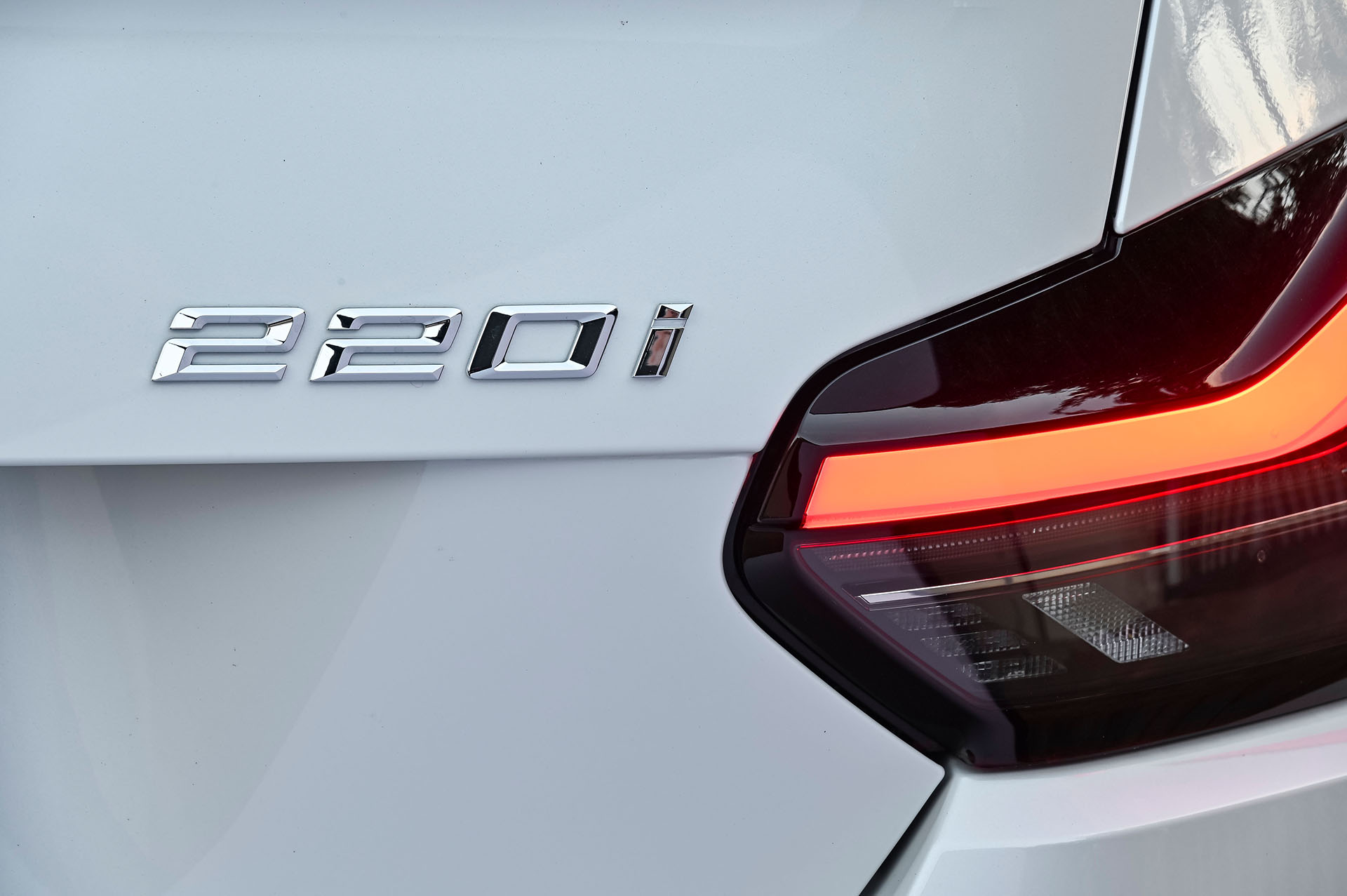 Download 2022 BMW 220i Coupé - SA version - Tail Light HD Wallpaper 1920x1277 #20