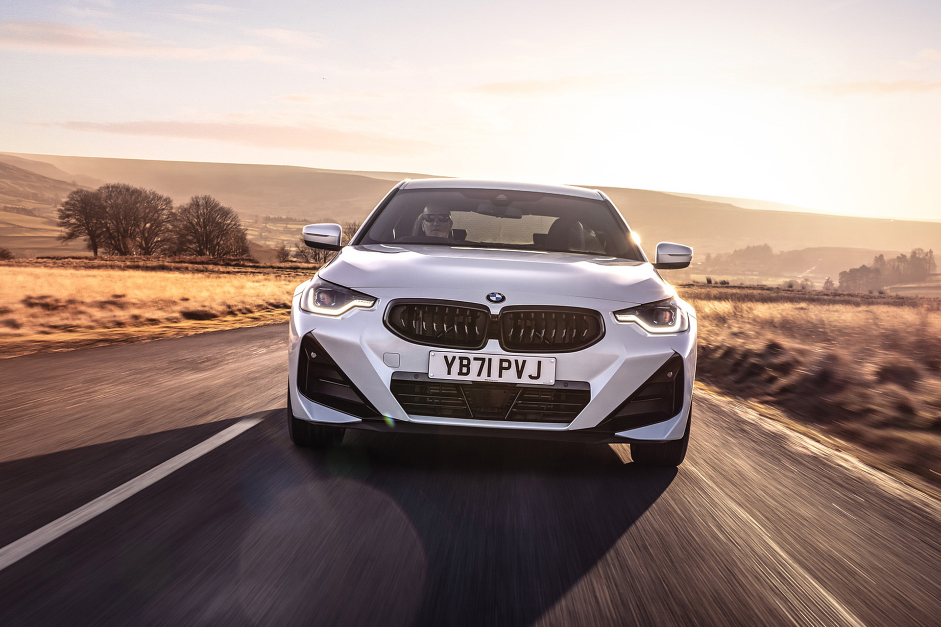 Download 2022 BMW 220i Coupé - UK version - Front HD Wallpaper 1921x1280 #12