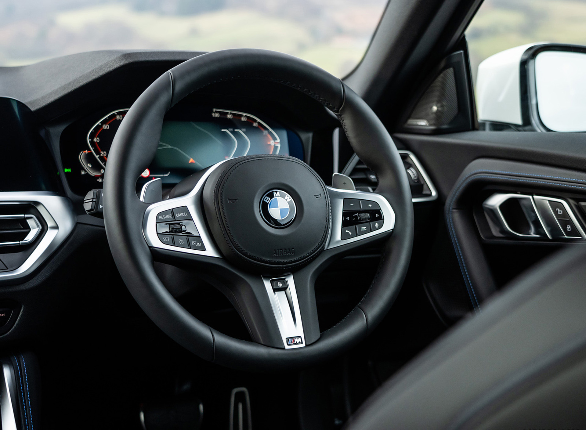 Download 2022 BMW 220i Coupé - UK version - Interior, Steering Wheel HD Wallpaper 1920x1409 #26