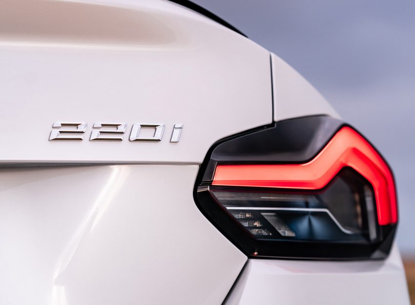2022 BMW 220i Coupé - UK version - Tail Light HD Wallpapers 850x624 #22 2022 BMW 220i Coupé - UK version - Tail Light Wallpaper 850x624 #22