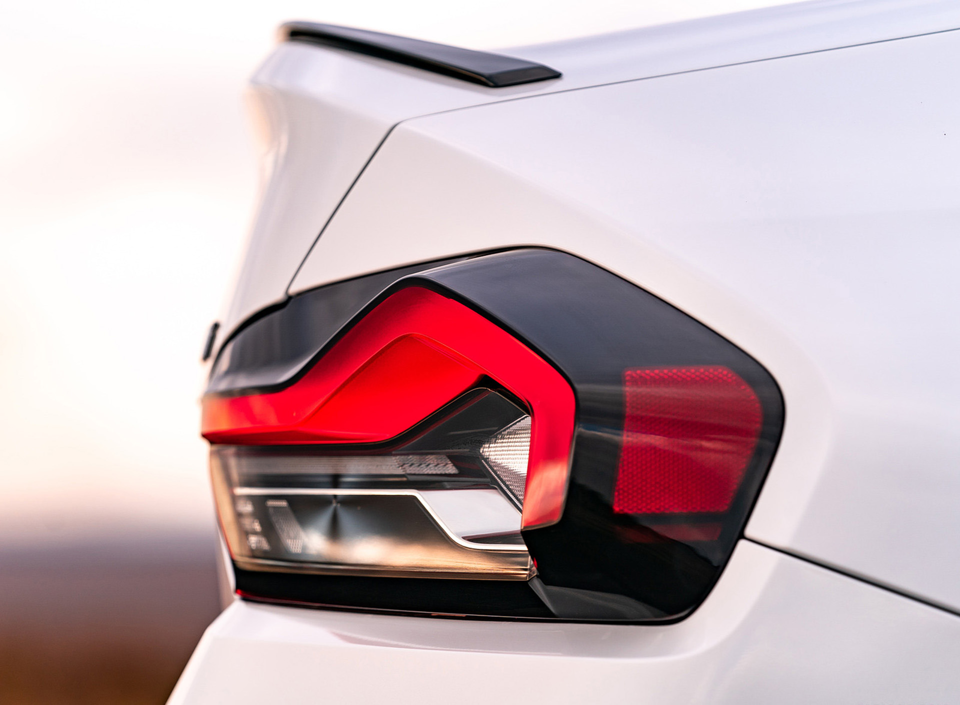 Download 2022 BMW 220i Coupé - UK version - Tail Light HD Wallpaper 1920x1409 #24