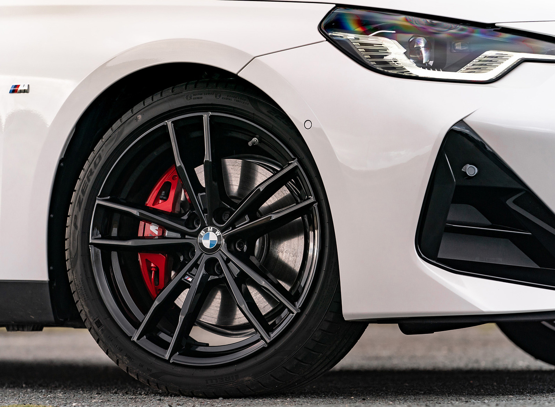 Download 2022 BMW 220i Coupé - UK version - Wheel HD Wallpaper 1920x1409 #20