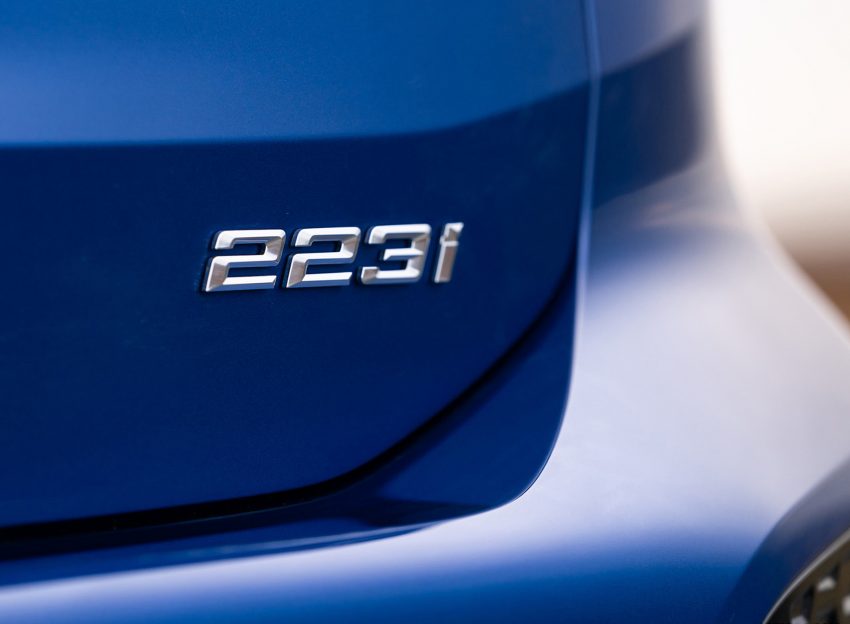 2022 BMW 223i Active Tourer - UK version - Badge Wallpaper 850x624 #23