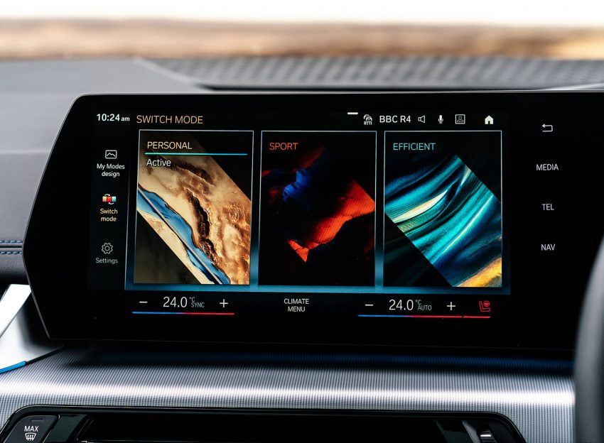 2022 BMW 223i Active Tourer - UK version - Central Console Wallpaper 850x624 #25