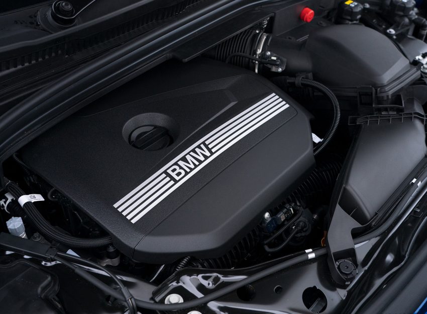 2022 BMW 223i Active Tourer - UK version - Engine Wallpaper 850x624 #24