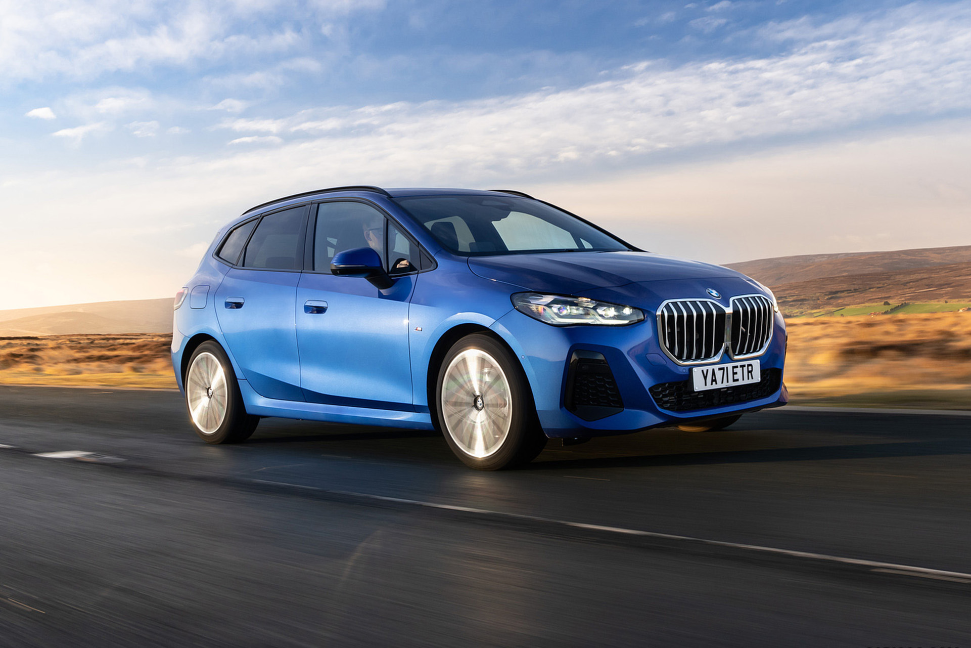 Download 2022 BMW 223i Active Tourer - UK version - Front Three-Quarter HD Wallpaper 1921x1281 #3