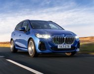 2022 BMW 223i Active Tourer - UK version - Front Three-Quarter Wallpaper 190x150