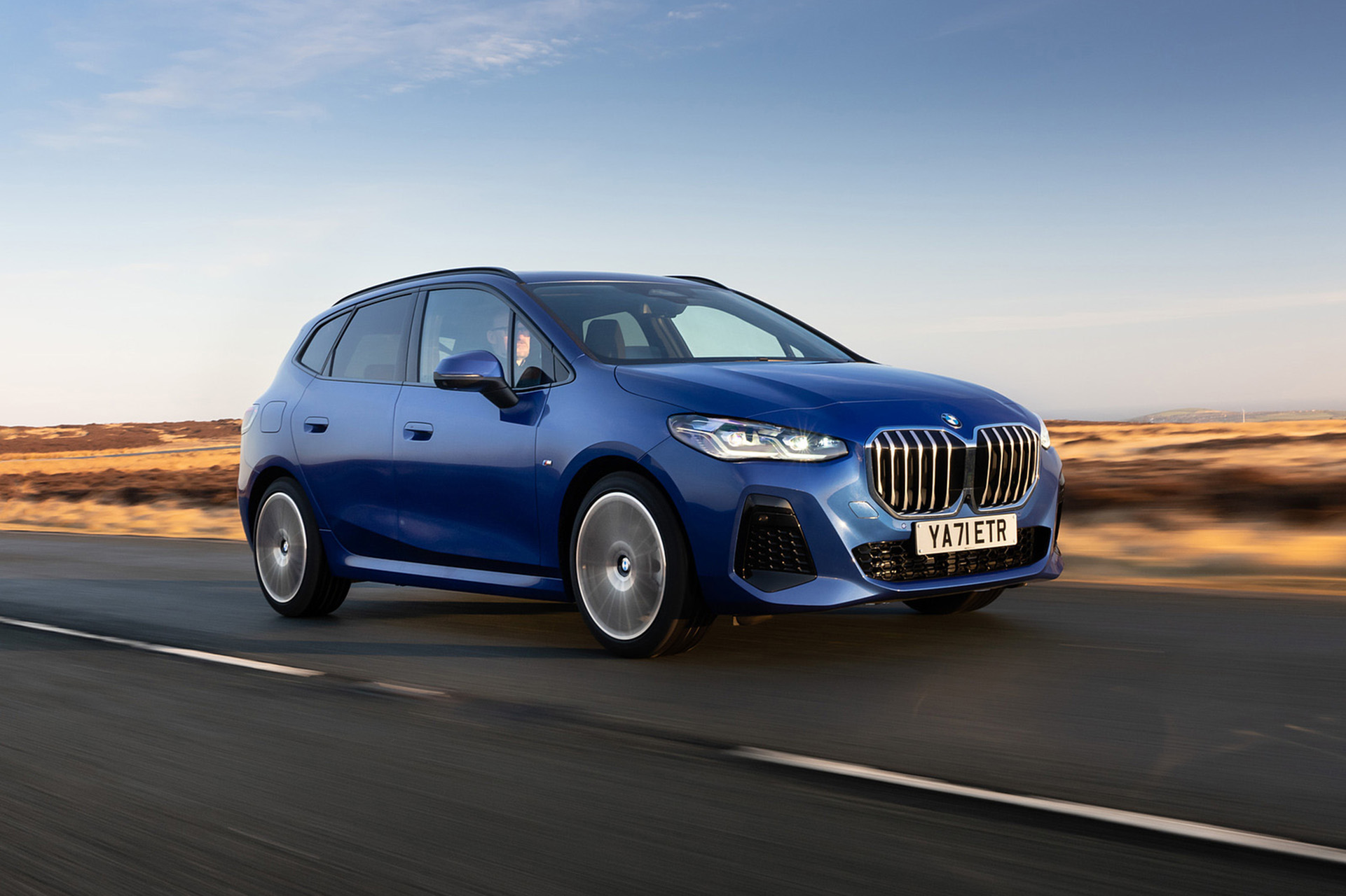 Download 2022 BMW 223i Active Tourer - UK version - Front Three-Quarter HD Wallpaper 1921x1280 #4