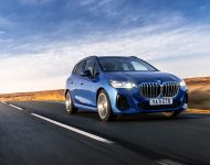 2022 BMW 223i Active Tourer - UK version - Front Three-Quarter Wallpaper 190x150