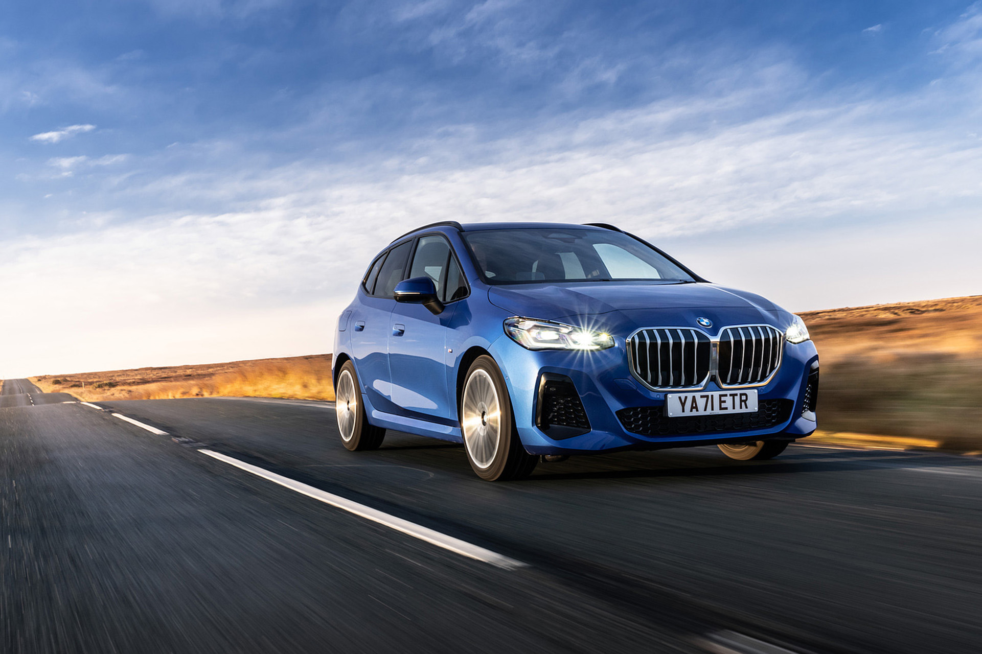 Download 2022 BMW 223i Active Tourer - UK version - Front Three-Quarter HD Wallpaper 1921x1280 #7