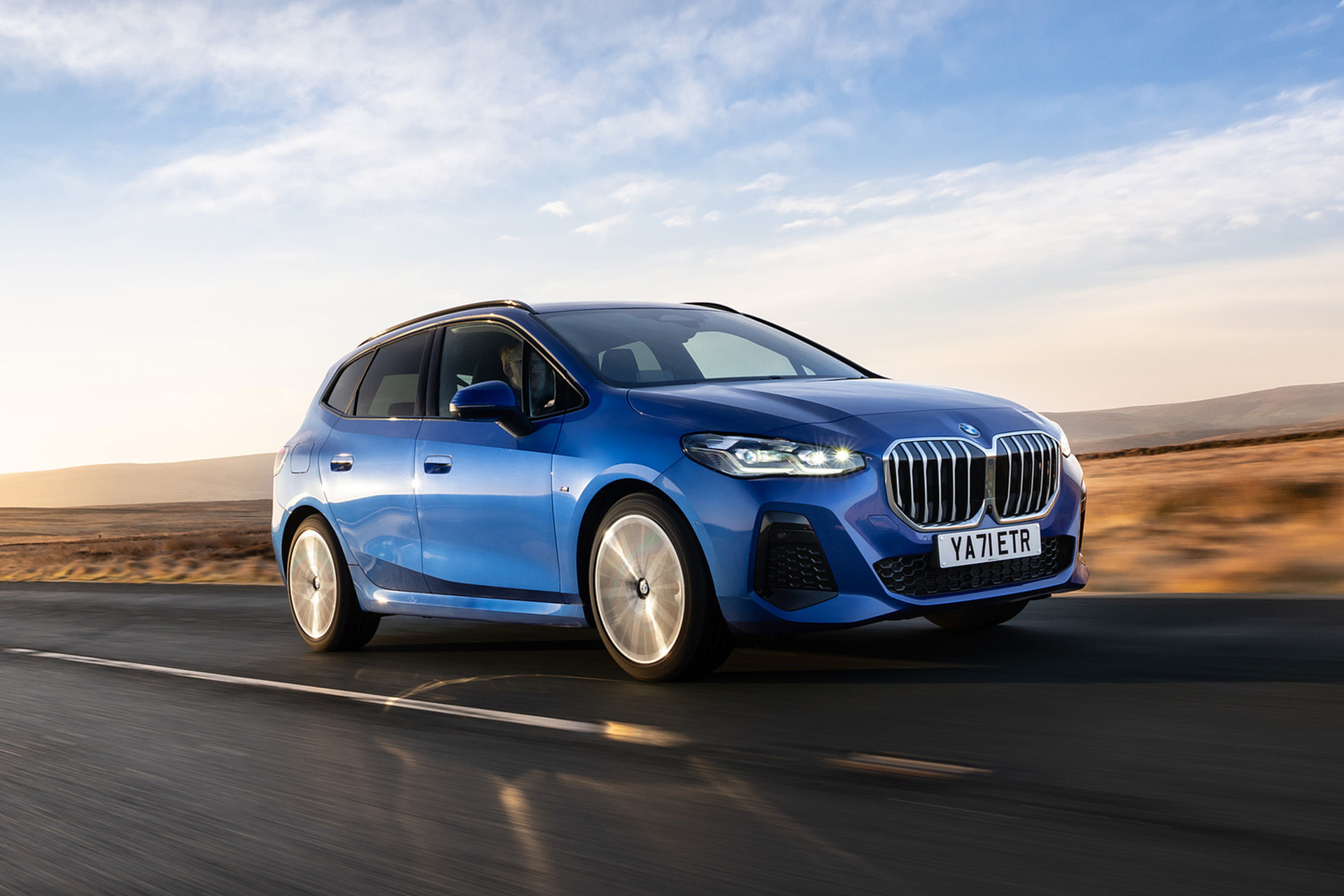 Download 2022 BMW 223i Active Tourer - UK version - Front Three-Quarter HD Wallpaper 1921x1280 #8